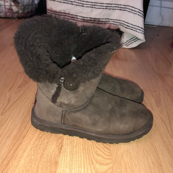 Brown bailey button UGGs I - Picture 4 of 4